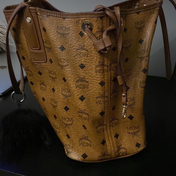 MCM reversible bag - Picture 13 of 13